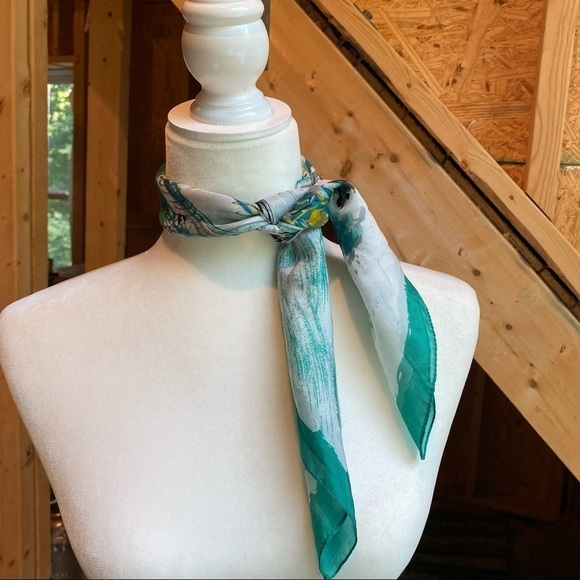 Vintage 26” x 26” Green Vintage Abstract Art City People Scenic View scarf - Picture 7 of 11